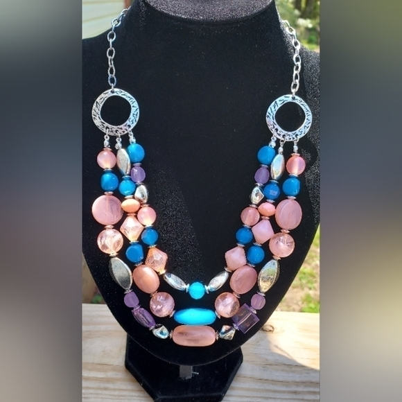 Source Unknown Jewelry - UNBRANDED Silver Tone Acrylic Peach, Silver And Teal Beads 3 Strand Necklace....